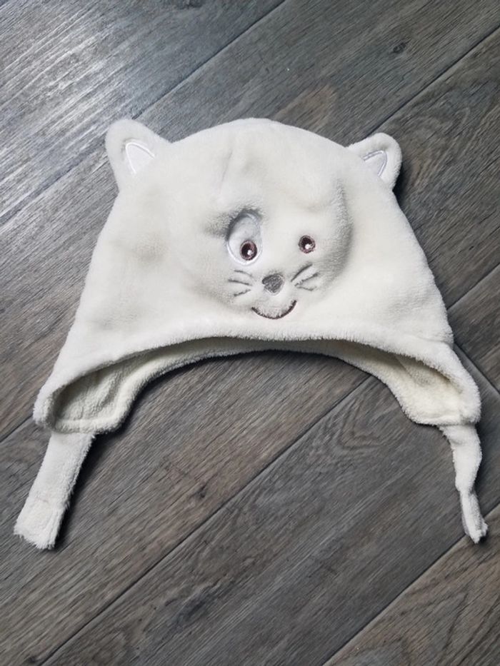 Bonnet taille 12 mois très bon état