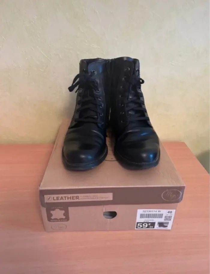Bottines noires - photo numéro 2