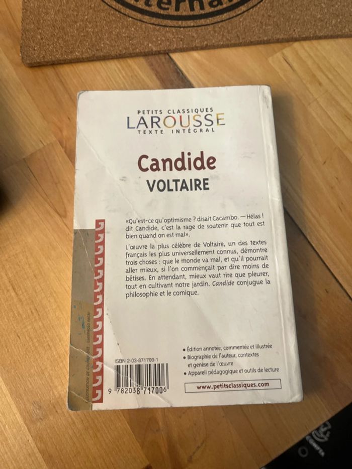 Livre Candide - Voltaire - édition petits classiques Larousse - photo numéro 2