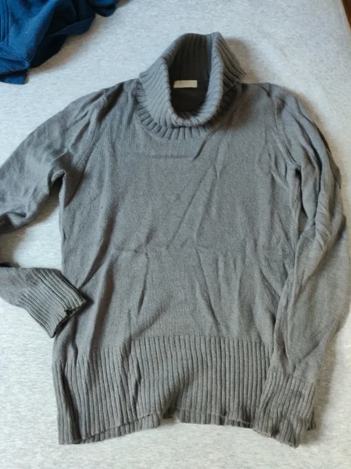Pull col roulé gris