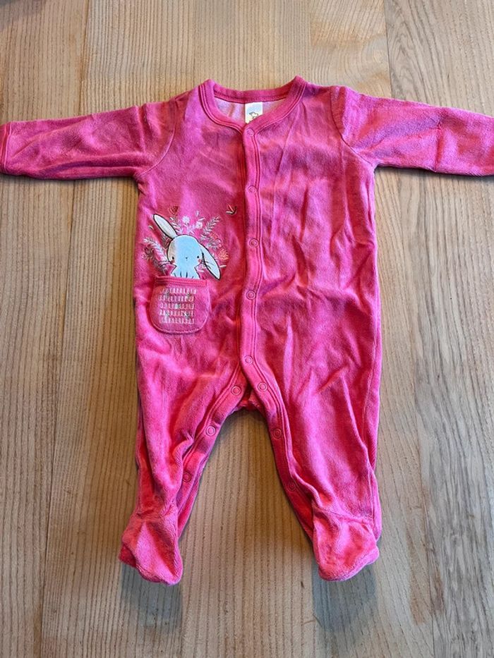 3 pyjamas 6 mois une pièce - photo numéro 8