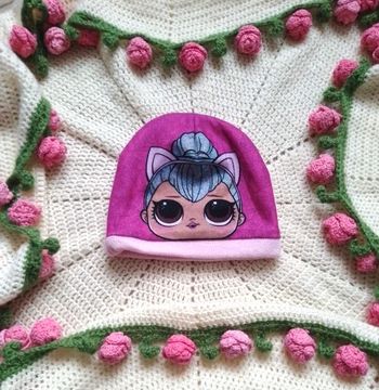 bonnet poupée lol surprise - imprimé différent des 2 cotés