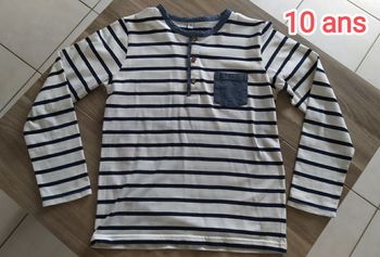 Tee-shirt  / polo manches longues 10 ans