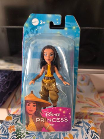 Mini poupée princesse disney raya mattel
