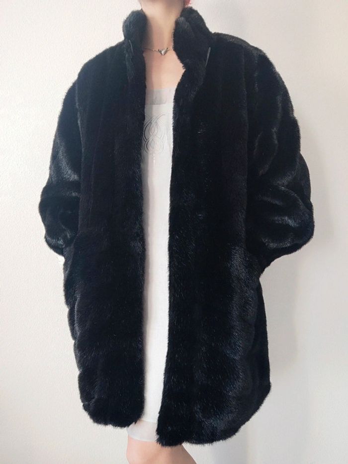 Manteau long noir fausse fourrure vintage 🇫🇷 42/XL à 44/XXL - photo numéro 2