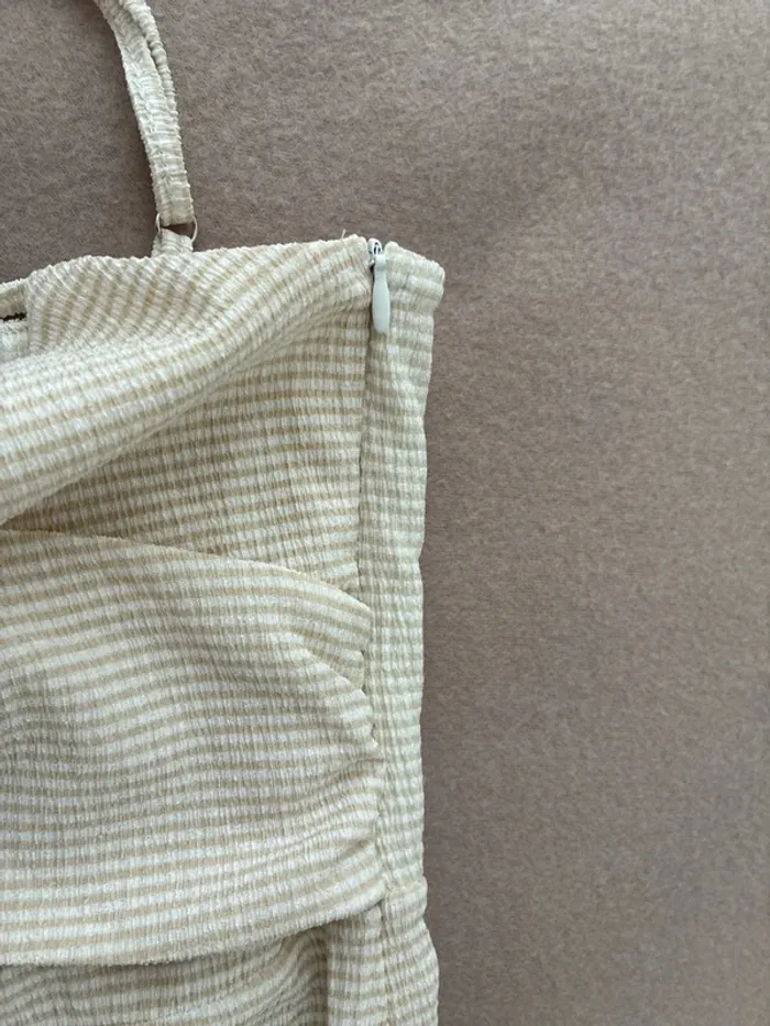 Combinaison beige Stradivarius taille M en parfait état - photo numéro 13