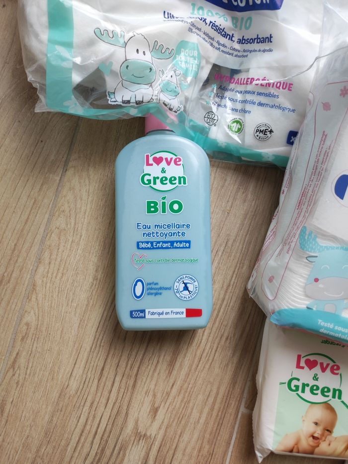 Lot de cotons, pads, lingettes et eau micellaire - photo numéro 3