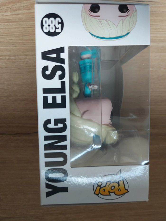 Figurine funko pop young elsa 588 - frozen 2 - photo numéro 9