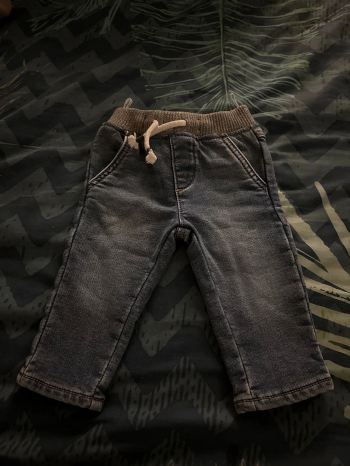 Jeans C&A 6-9 mois
