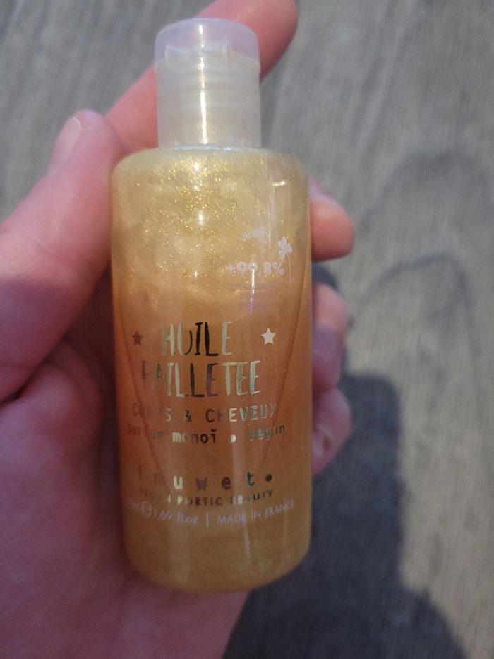 Huile pailleté corps & cheveux au Monoi Inuwet