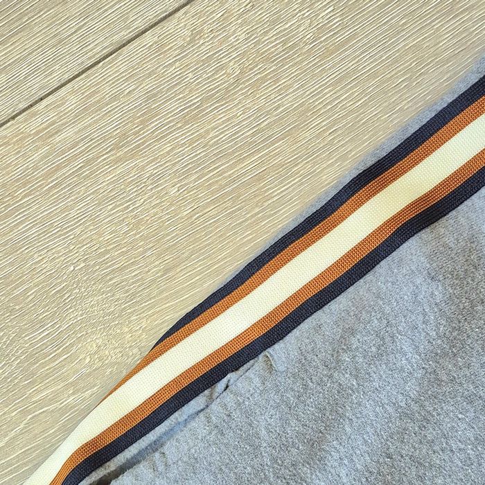 Short gris blanc,camel. Garçon 10 ans. Marque Kiabi - photo numéro 2