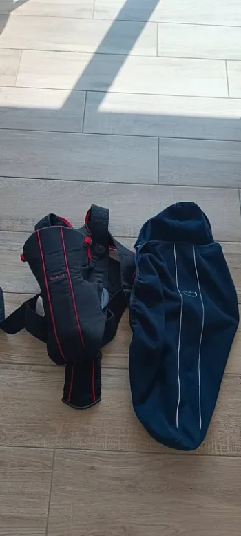 Porte bébé babydjorn et cape 3,5kilos à 12kilos
