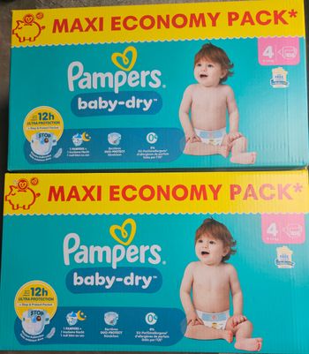 2 cartons de couches pampers taille 4