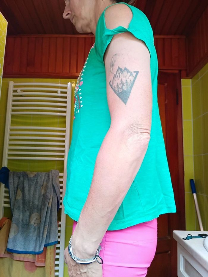 T-shirt femme vert épaules ouvertes - photo numéro 5