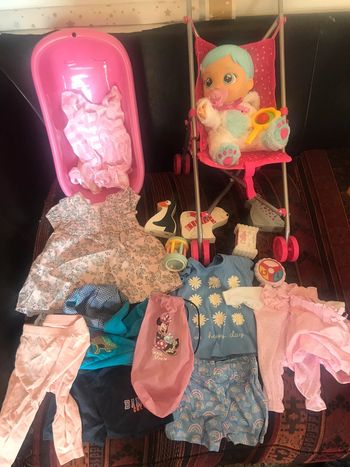 Gros lot poupées + accessoires