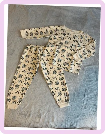 Tenue 2 pièces Petit Bateau – Taille 5 ans 👚👖