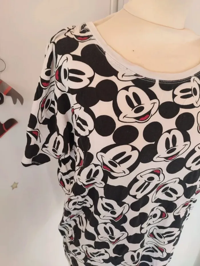 T-shirt Disney Mickey divided H&M taille XS - photo numéro 2