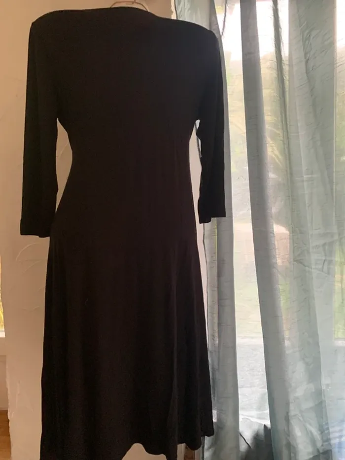 Robe Kiabi noire col V taille 42-44 très bon état - photo numéro 6