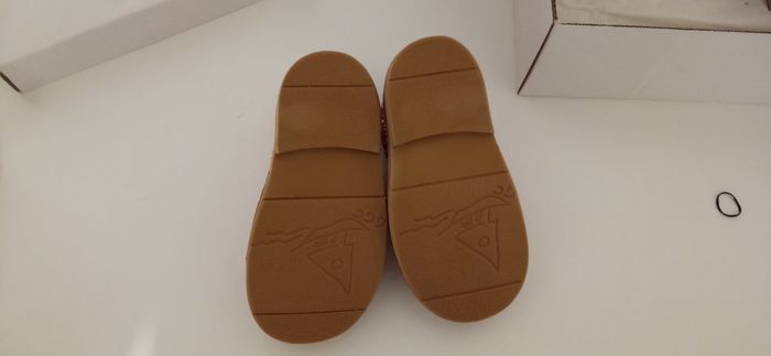 Chaussures t.21 - photo numéro 2