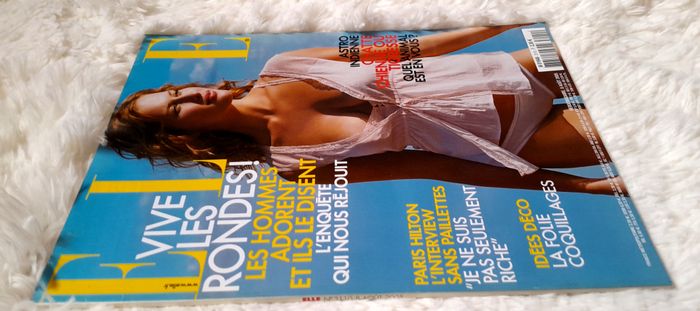 Magazine Elle n°3110 aout 2005 spécial femme rondes et Tatjana Patitz - photo numéro 2