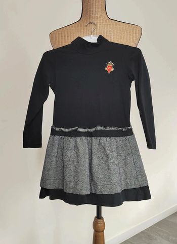 25 € Robe manches longuesFlorianeNoir et grisEffet superposition5 ansExcellent état