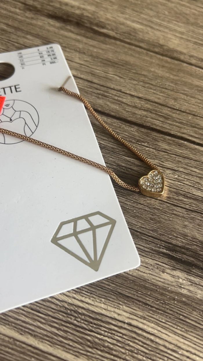 Collier neuf