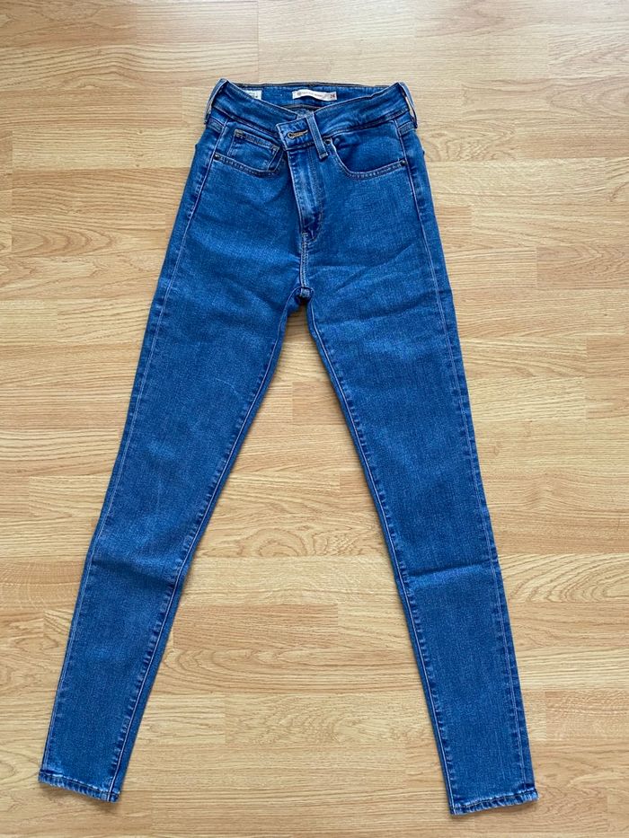 Magnifique Jean Levi’s bleu skinny 721 High rise skinny  taille 24 - photo numéro 8
