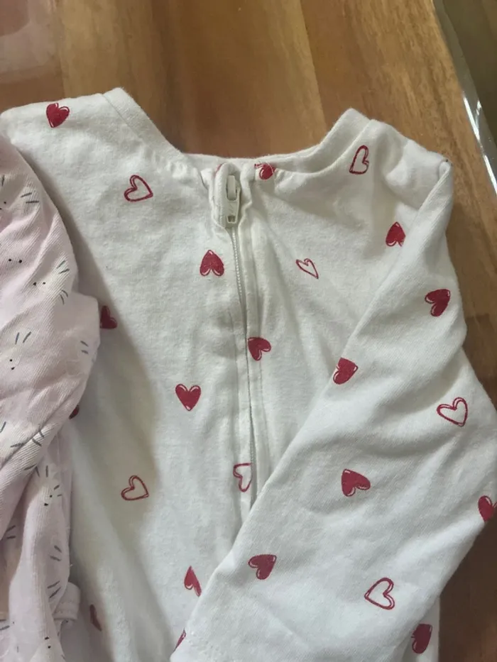 Lot 2 pyjamas 6 mois - photo numéro 2
