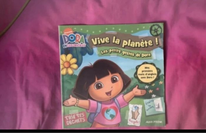Les petits gestes de dora