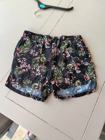 Short fleuri