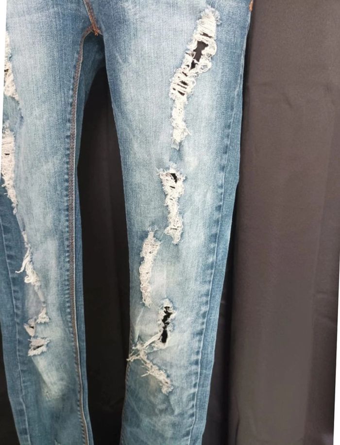 Jean à trous taille 36 - photo numéro 5
