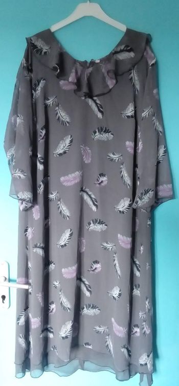 🕊 Robe grise à plumes taille 50 🕊