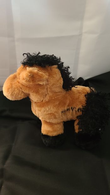 peluche poney marron noir maxwell