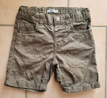 Short dinosaure 6 ans