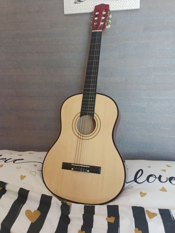 Guitare de décoration 