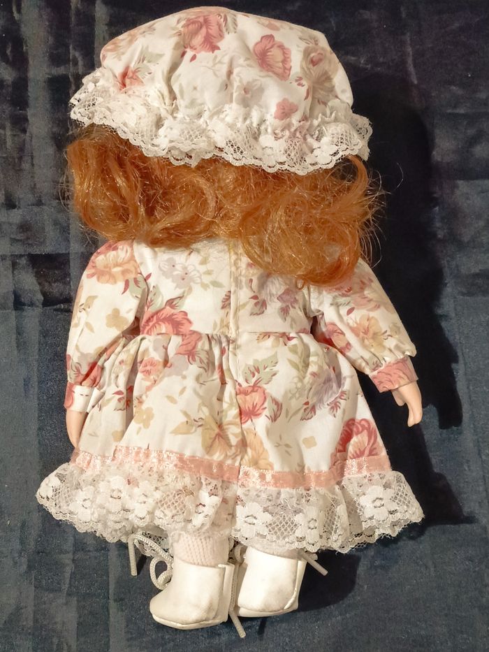 Poupée porcelaine - photo numéro 8