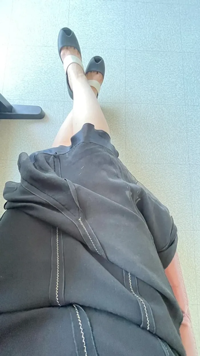 Robe noir 100% soie MaxMara - photo numéro 2