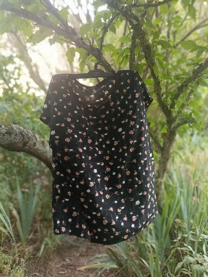 T-shirt fleurie - photo numéro 4