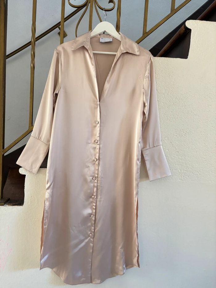 Longue robe chemise satinée asos - photo numéro 2