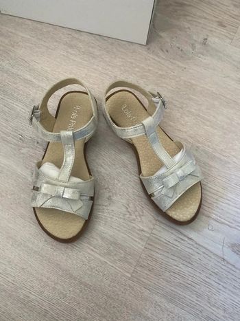 Sandales chaussures en cuir Lola Palacios pointure 30 Neuves