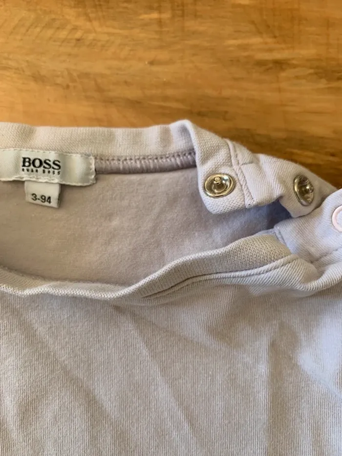 T-shirt manches longues Hugo boss taille 3 ans - photo numéro 3