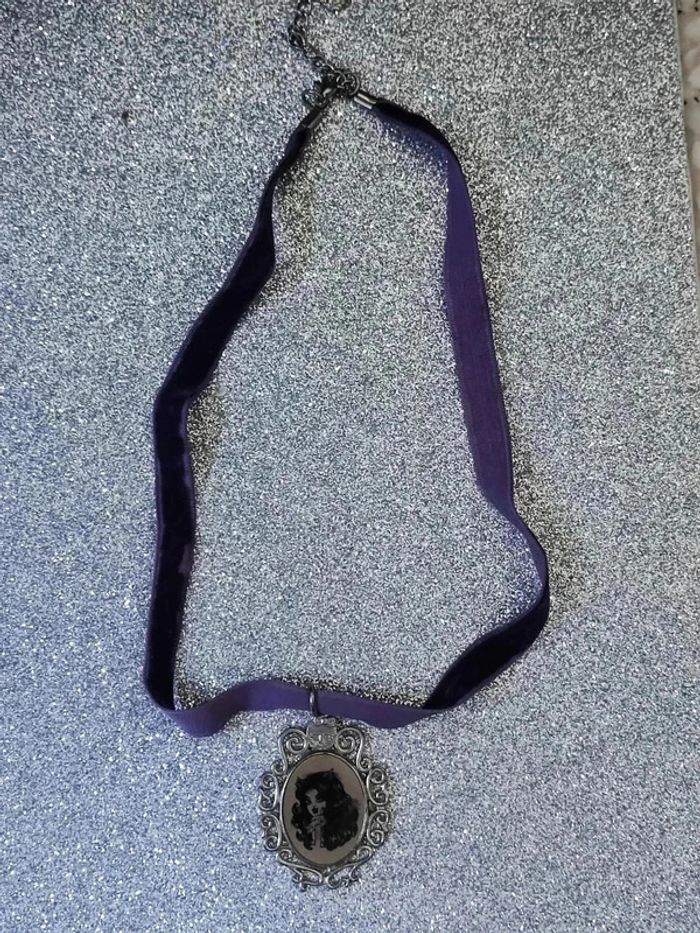 24/ accessoire Monster High collier