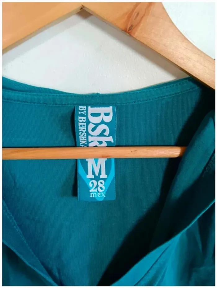 C28 sweat bleu bershka M - photo numéro 3