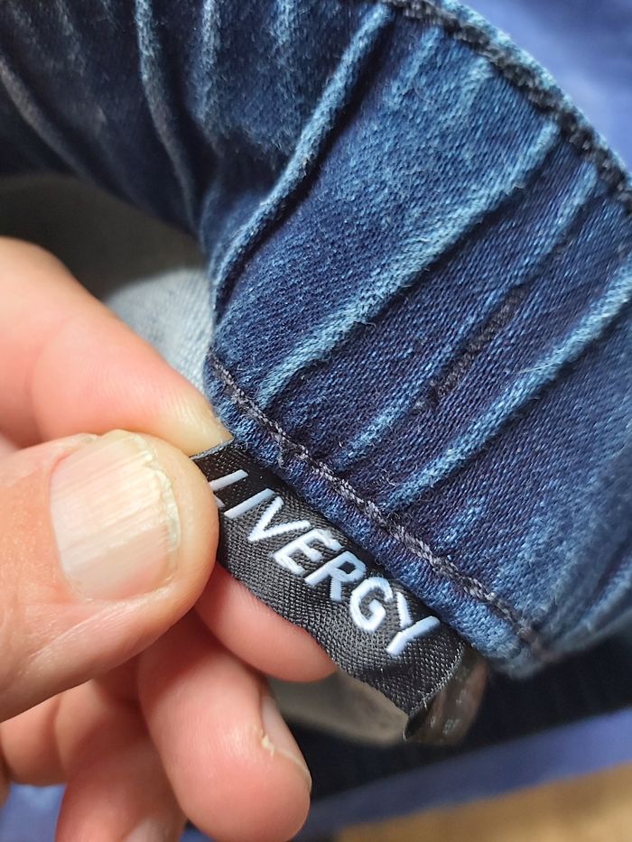 Jean très jolie taille 40 marque livergy - photo numéro 5