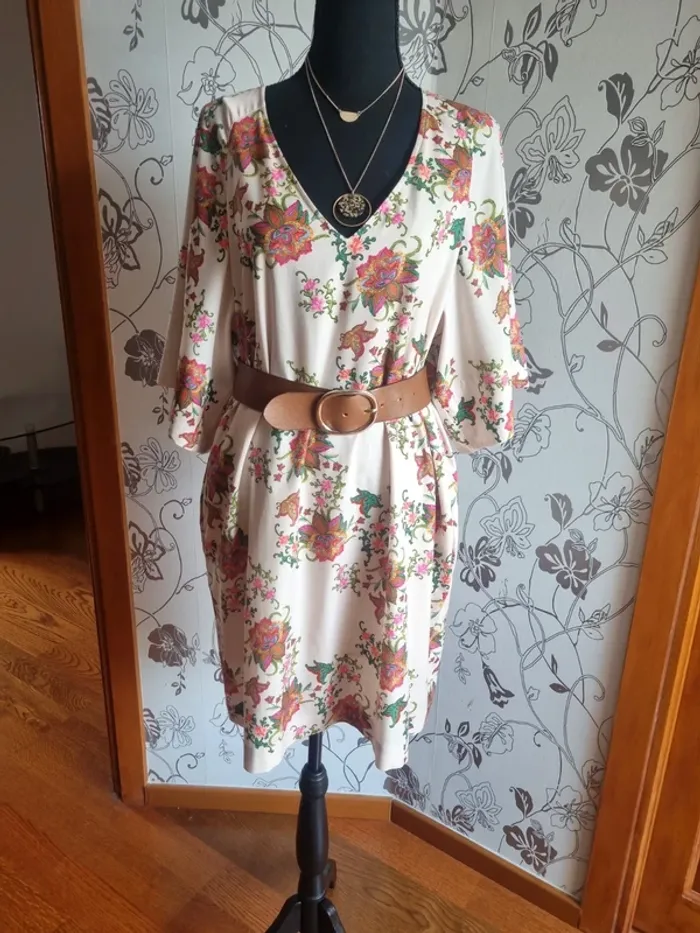 Robe  fleurie 🌸 Essentiel antwerp