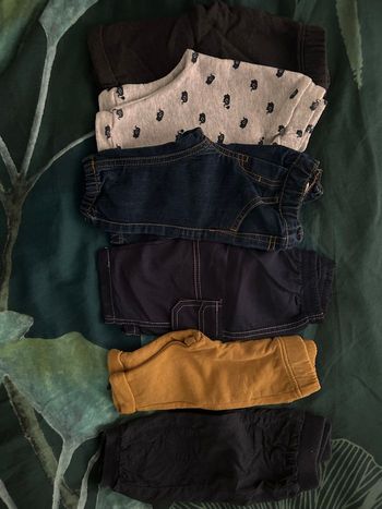 Lot pantalons bebe taille 3 mois