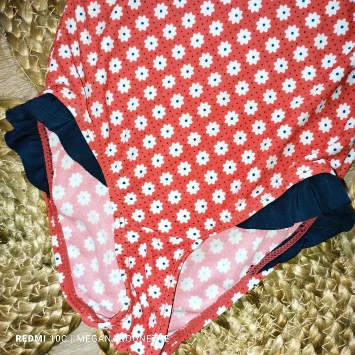 👙 Maillot de bain fille 1 pièce rouge fleuri - Taille 4 ans - Boutique parisienne 🌼 - photo numéro 3