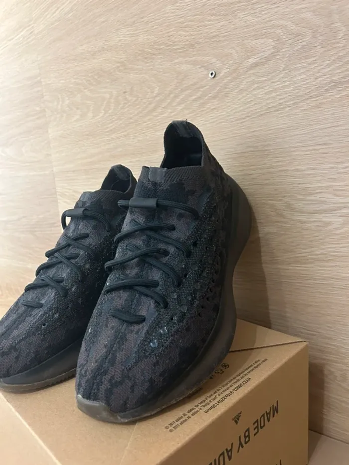 Yeezy Boost 40 2/3 comme neuve - photo numéro 4
