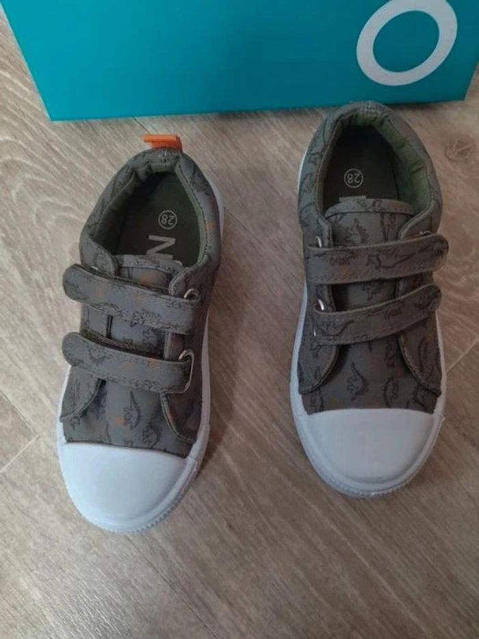 Baskets neuves garçon taille 28 - photo numéro 6