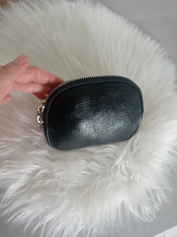Magnifique porte monnaie en cuir  noir metal irisé neuf avec étiquette model Laure Cherry Paris - photo numéro 3